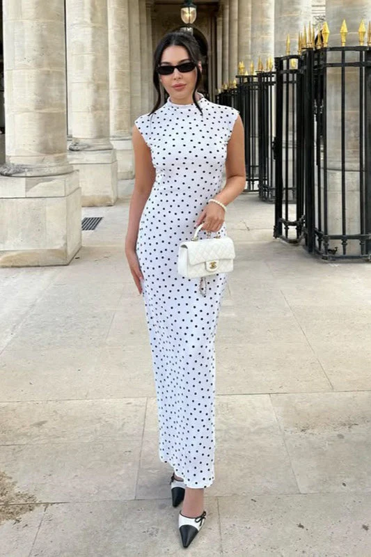 Elegant Polka Dot Round Neck Maxi Dress - Image 2