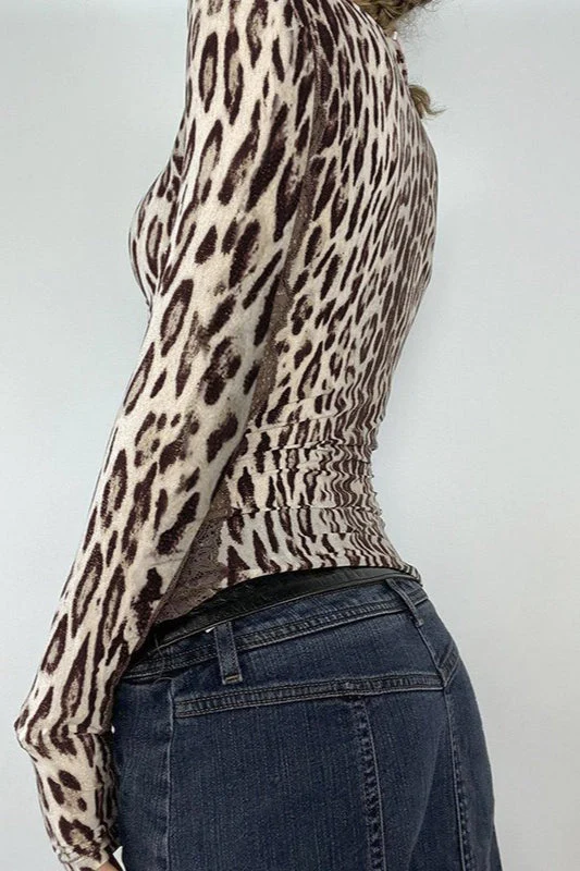 Deep V Neck Leopard Tee Blouse - Image 3