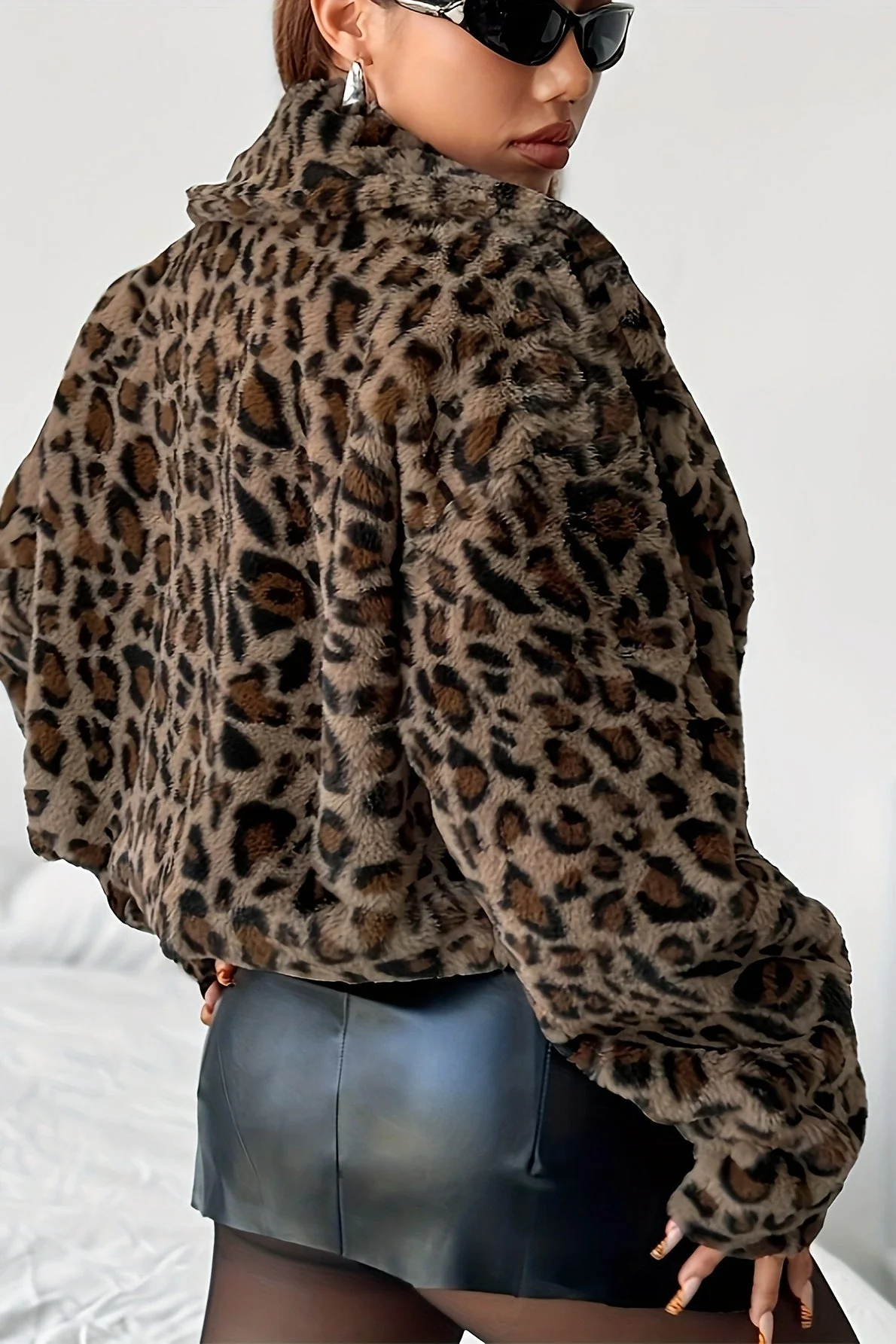 Casual Loose Fit Leopard Fleece Coat - Image 2