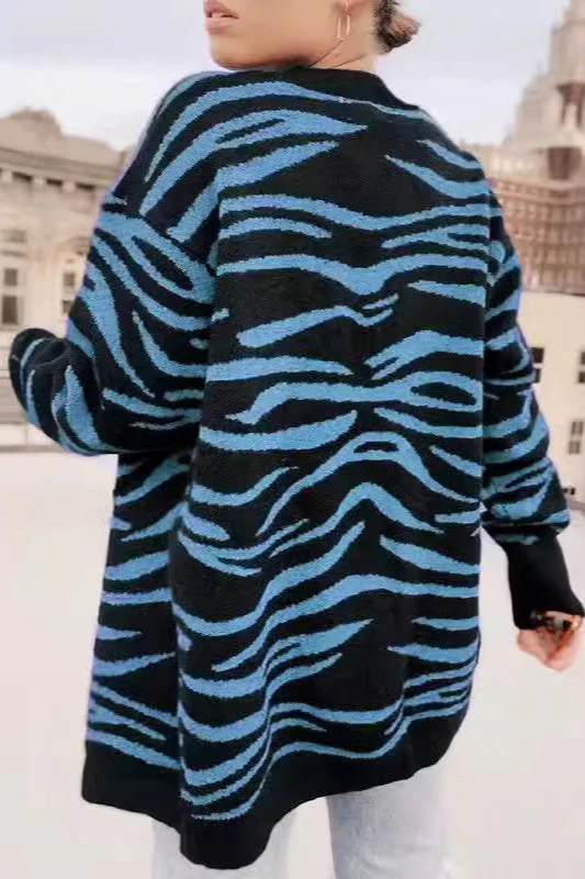 Casual Buttoned Zebra Knit Cardigan - Image 2