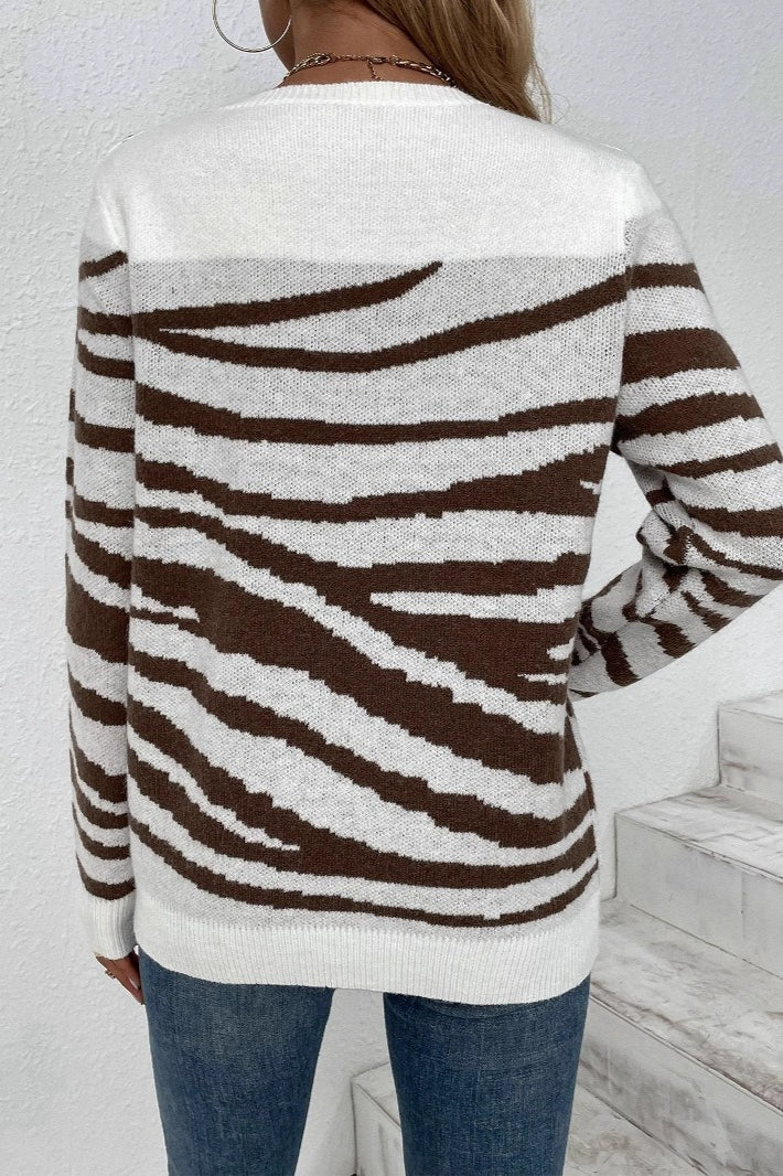 Zebra Colorblock Button Shoulder Sweater - Image 4