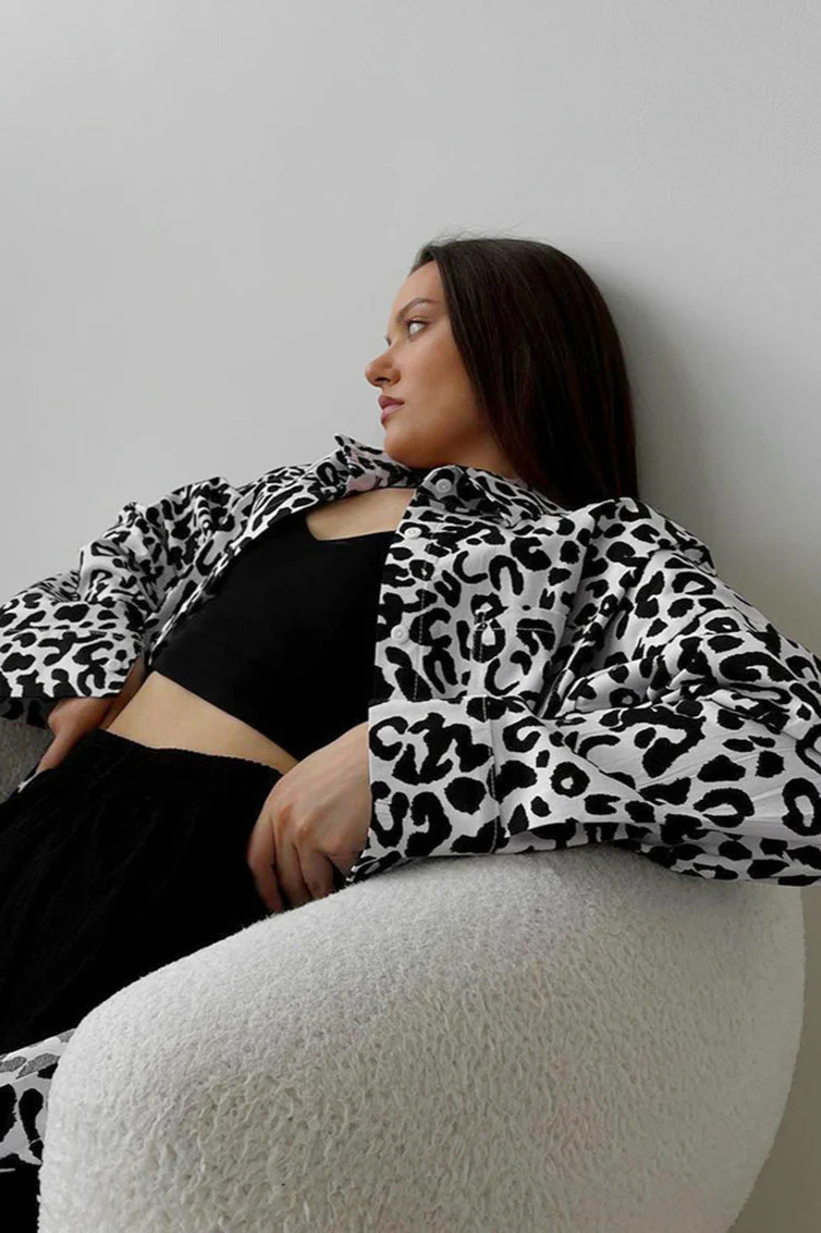 Leopard Print Turn Down Collar Long Sleeve Blouse - Image 3