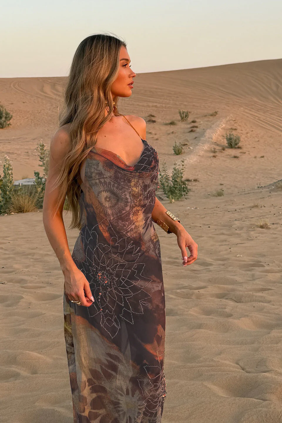 Vacation Style Printed Backless Maxi Dress - Image 2