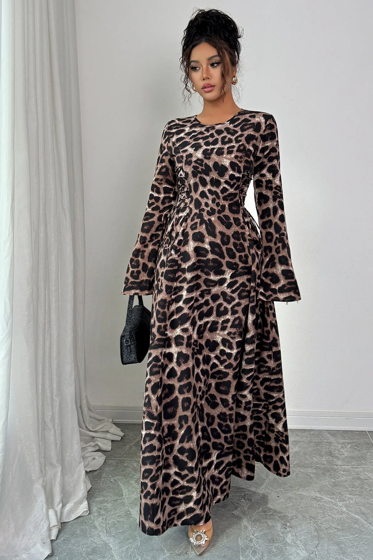 Chic Leopard Long Sleeve Maxi Dress - Image 2