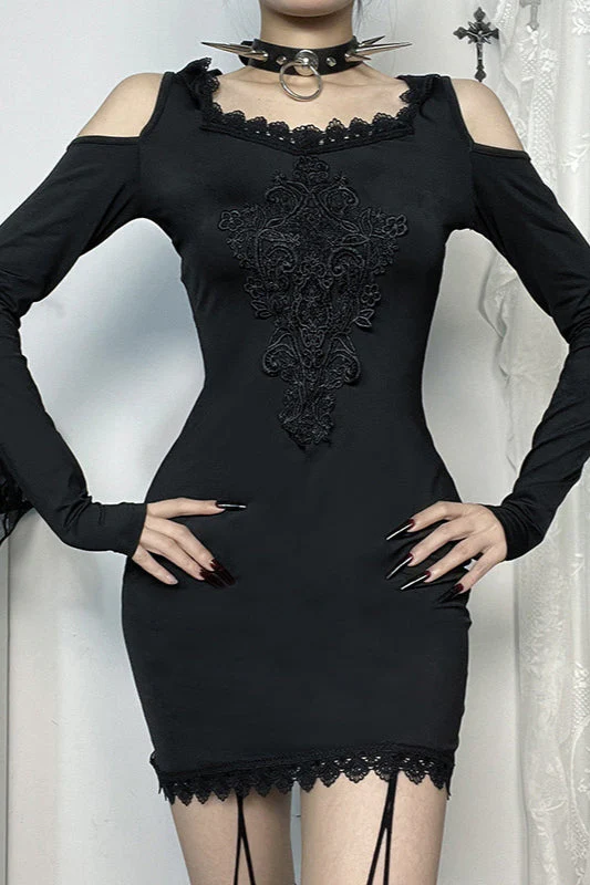 Hooded Lace Trim Gothic Dress - Image 4