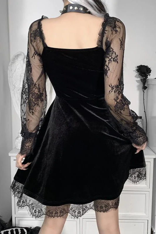 Bust Curve Gothic Dress - Image 6