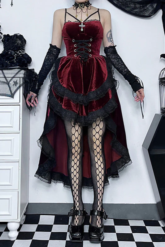 Fitted Train Gothic Dress - Image 3