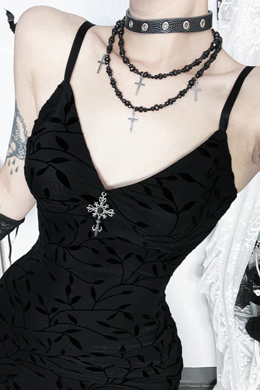 Slim Velvet Gothic Dress - Image 3
