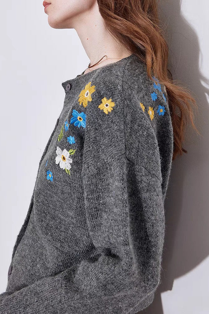 Vintage Floral Embroidered Knit Blouse - Image 8