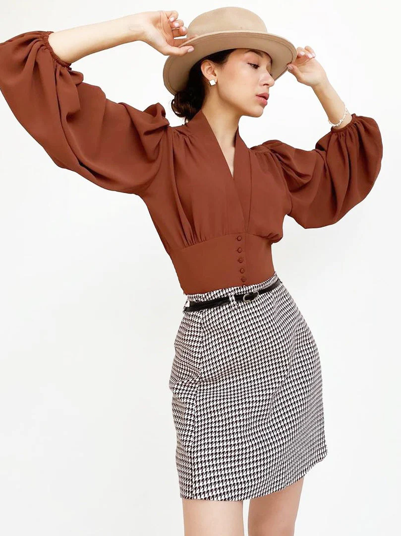 Vintage Lantern Sleeve V-Neck Slim Fit Blouse - Image 2