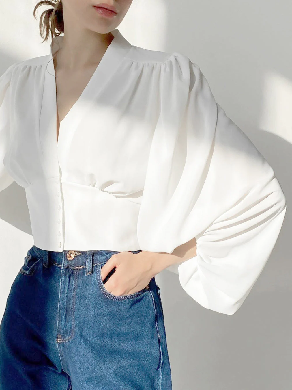 Vintage Lantern Sleeve V-Neck Slim Fit Blouse - Image 4