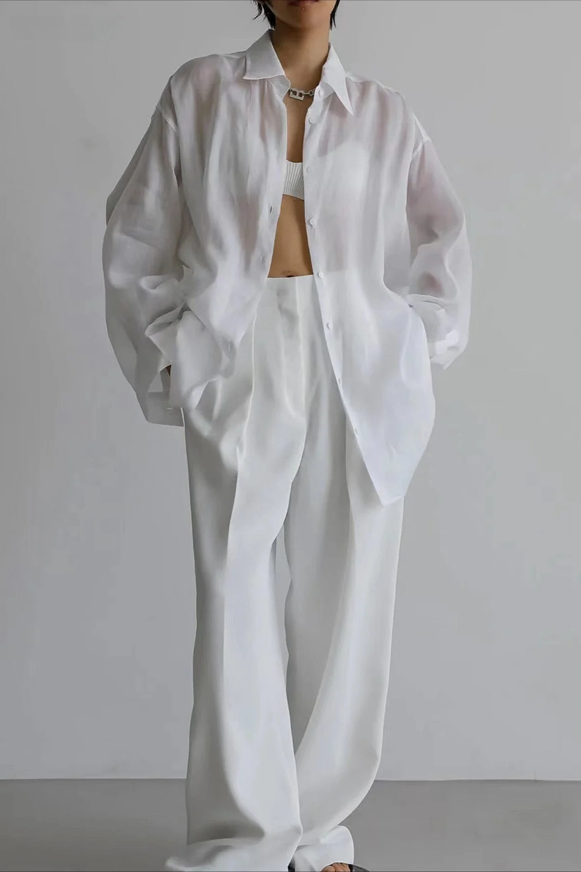 Vintage High-End Collared Loose Fit White Blouse - Image 3