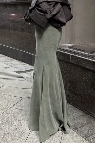 Green Velvet High-Waisted Fishtail Skirt - Image 2