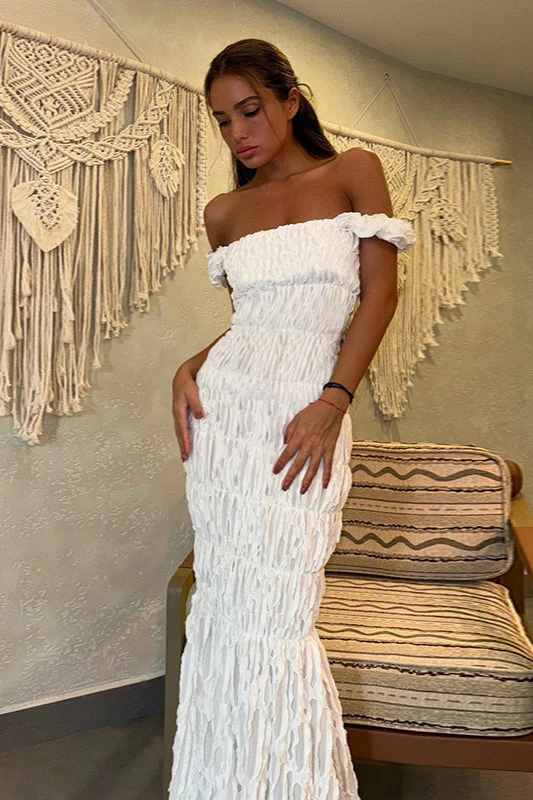 Textured Ruched Bodycon Maxi Dress - Image 2