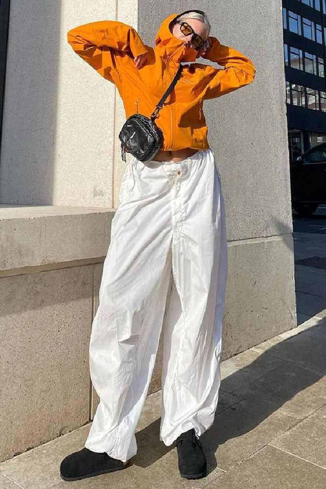 Fashionable Low-Waisted Drawstring Cargo Pant - Image 4