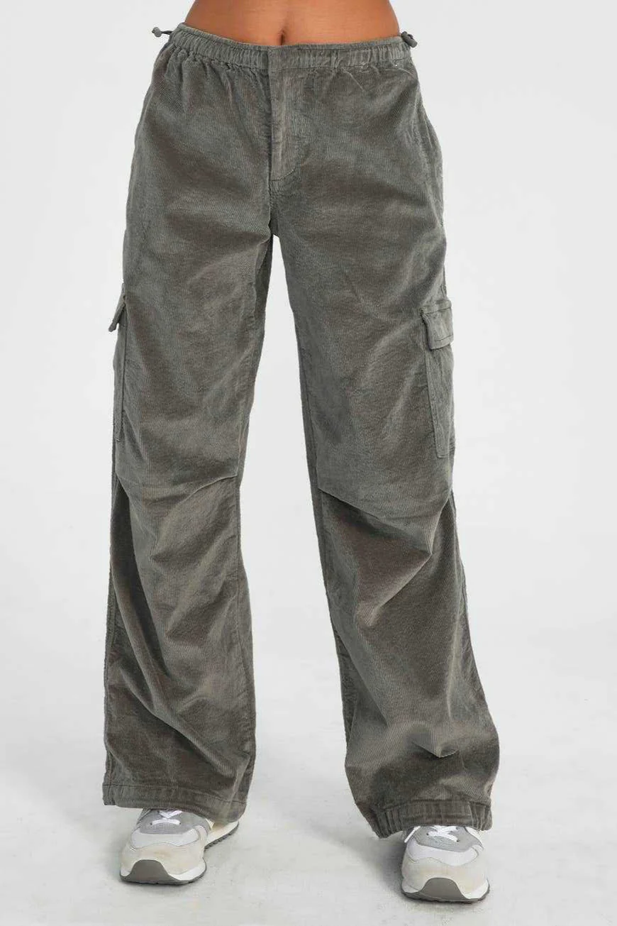 Vintage Loose Fit Straight Leg Cargo Pant - Image 2