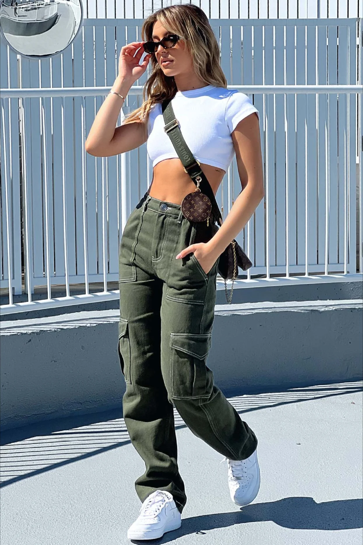 Fashionable Straight Leg Multi-Pocket Cargo Pant - Image 5