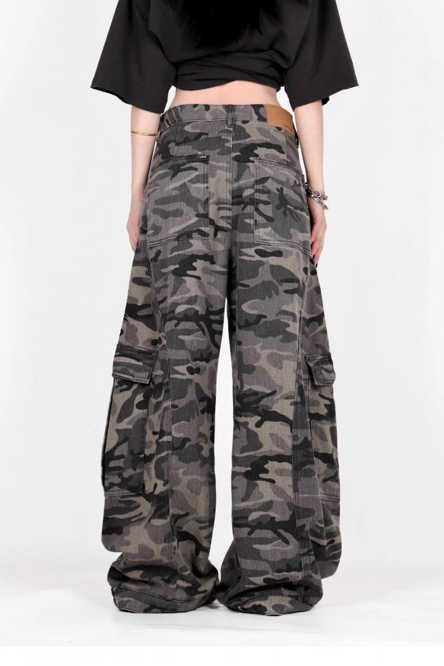 Vintage Camo Wide-Leg Cargo Pant - Image 4
