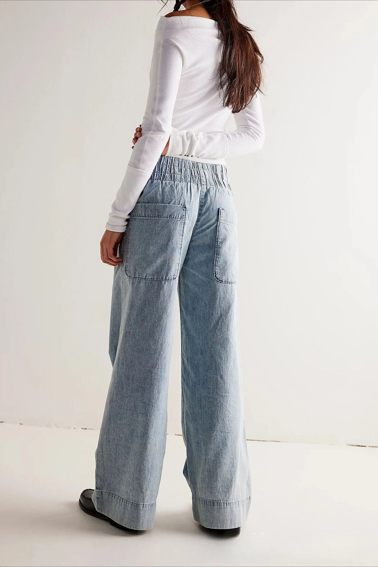 Ruched Elastic Waist Wide Leg Jean - Image 3