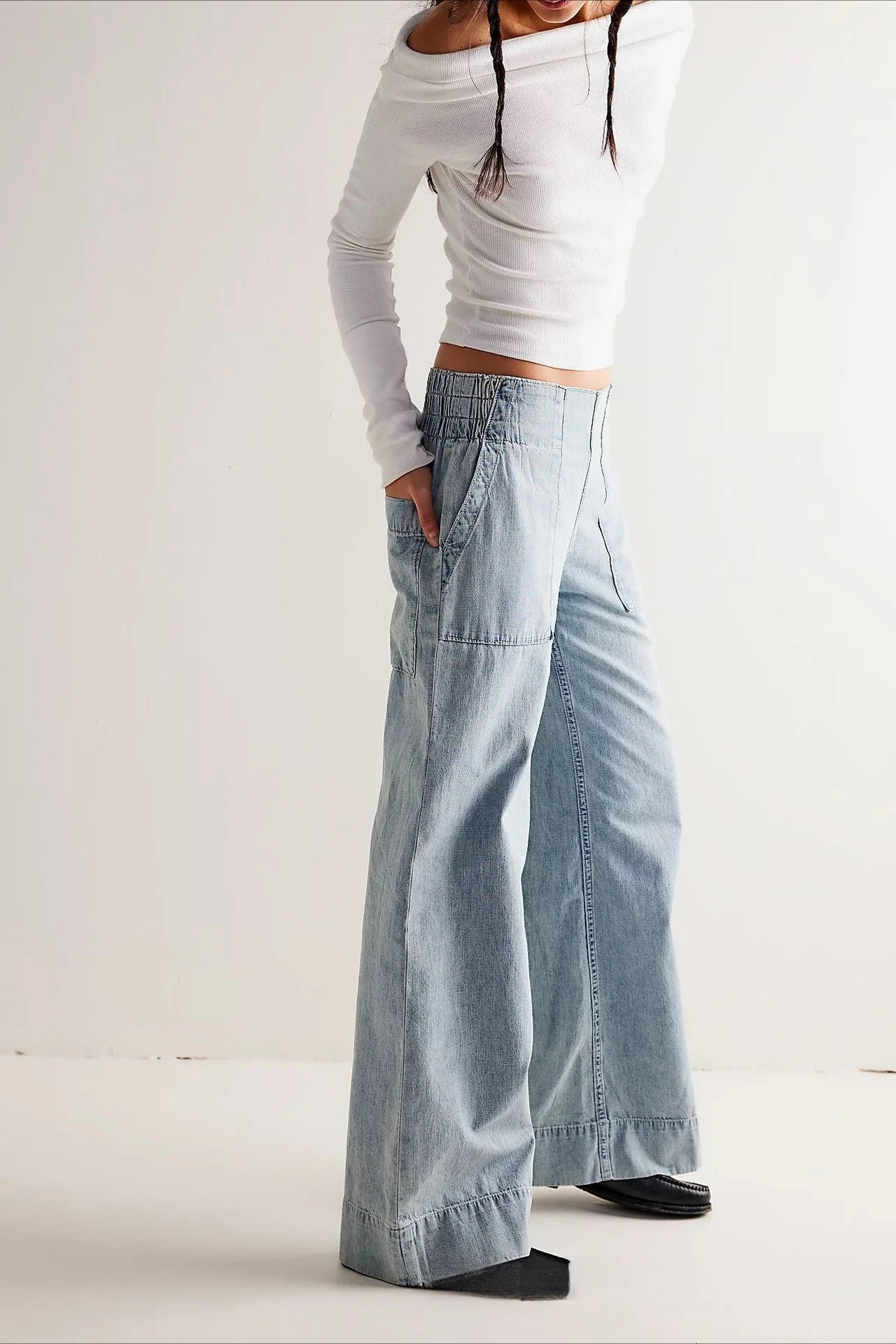 Ruched Elastic Waist Wide Leg Jean - Image 4