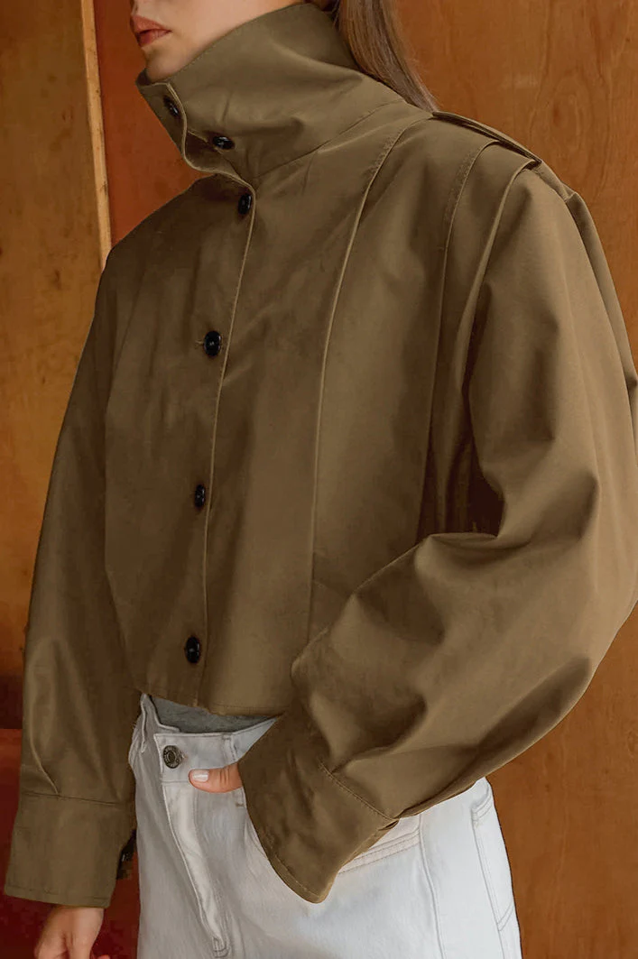 Chic Pleated Detail Short Coat - Image 3