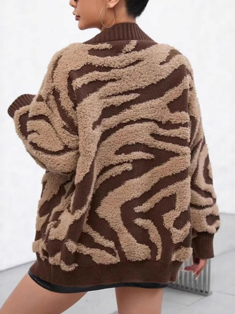 Plus Size Leopard Knit Cardigan - Image 4
