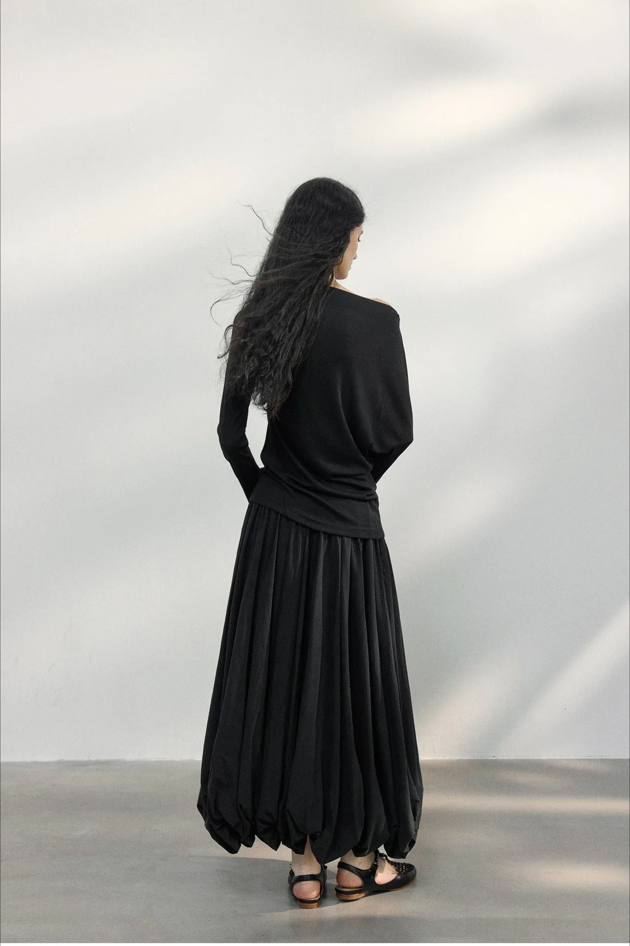 Asymmetrical One-Shoulder Fitted Knit Sweater - Image 5