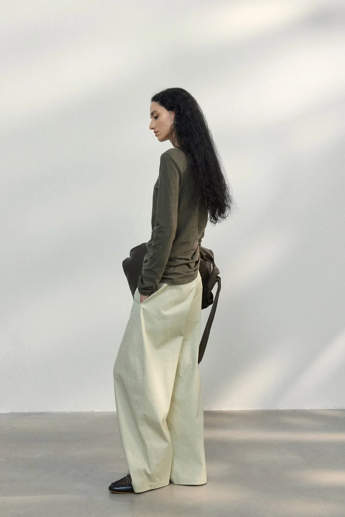 Fitted Textured Pleated Cotton Linen Knit Sweater - Image 4
