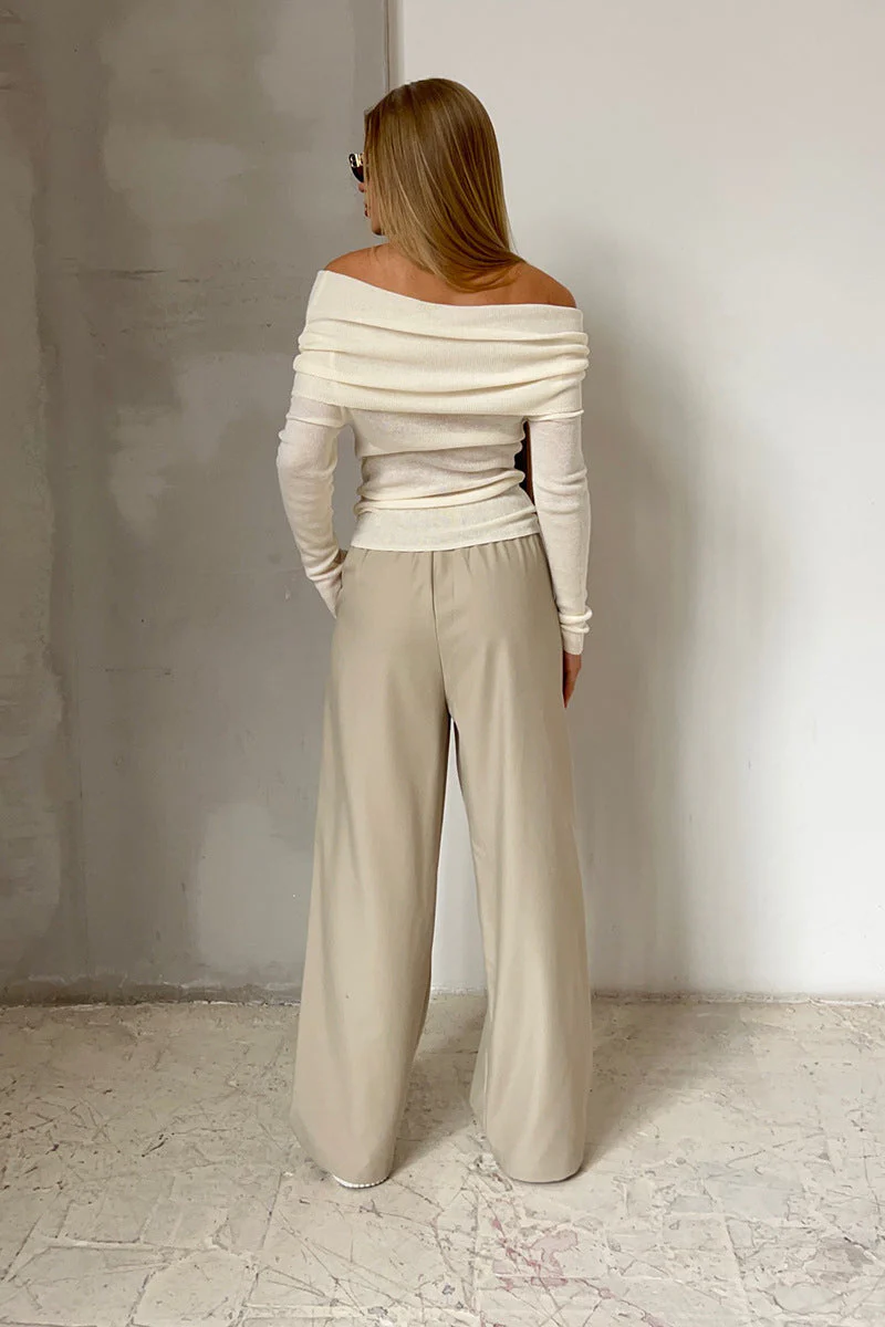 Off-Shoulder Fitted Crew Neck Knit Sweater - Image 4