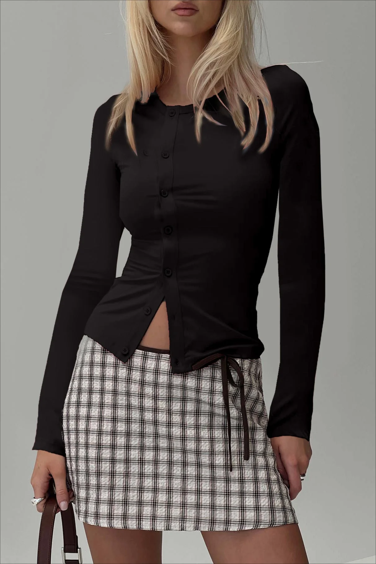 Buttoned Fitted Crew Neck Knit Sweater - Image 9