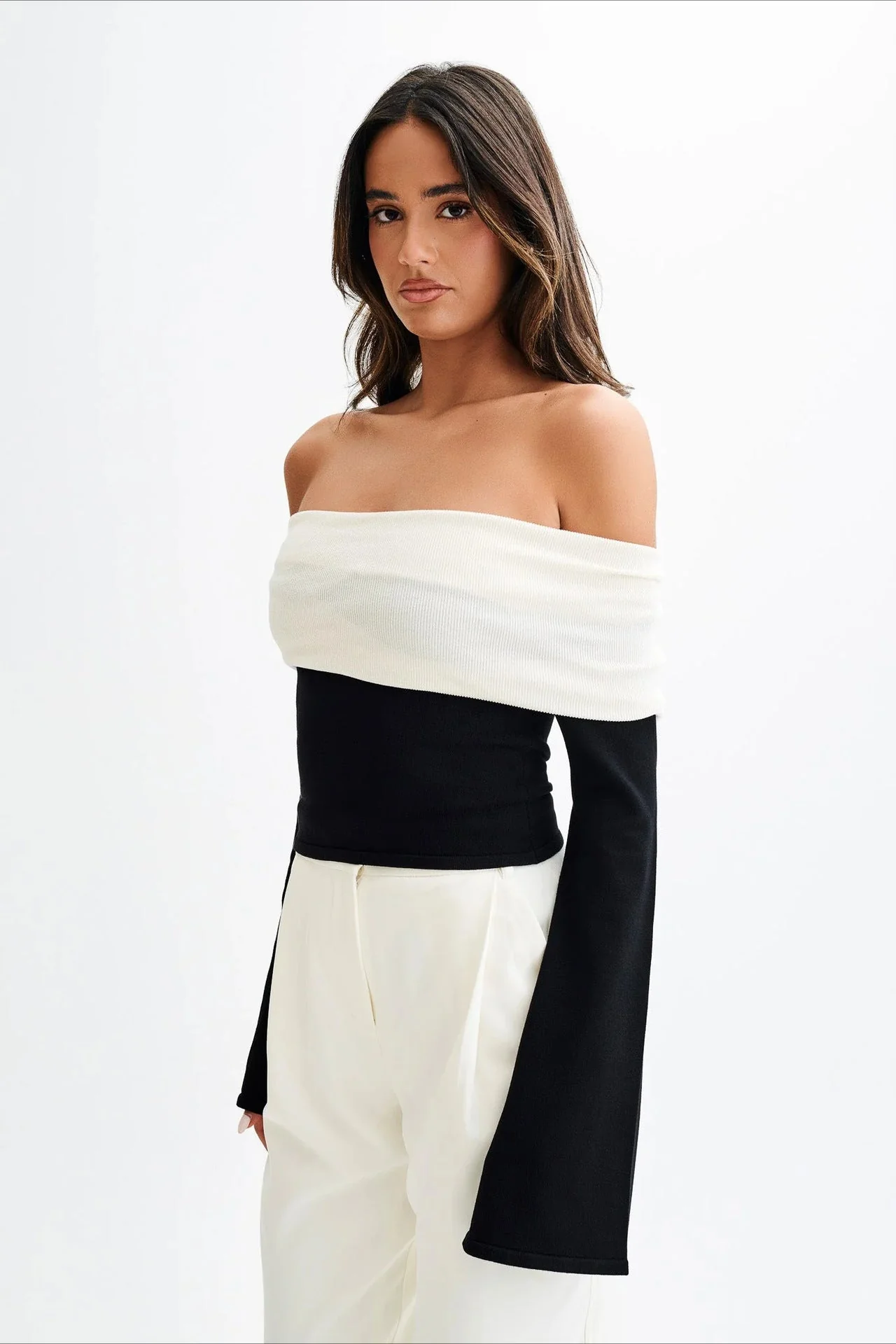Off-Shoulder Fitted Knit Sweater - Image 3
