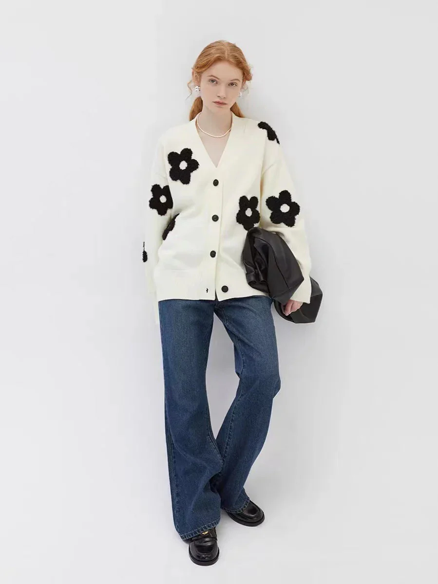 Jacquard Knit V-Neck Cardigan - Image 7