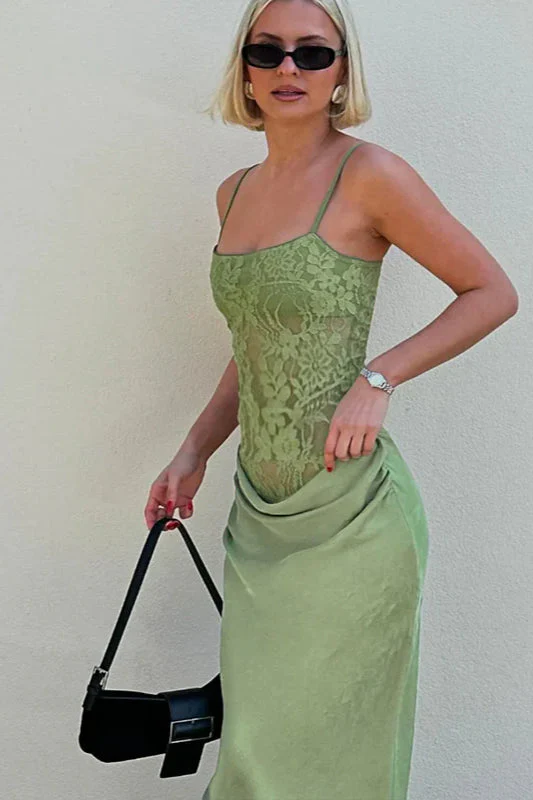 Lace Slim Fit Spaghetti Strap Ruched Maxi Dress - Image 3
