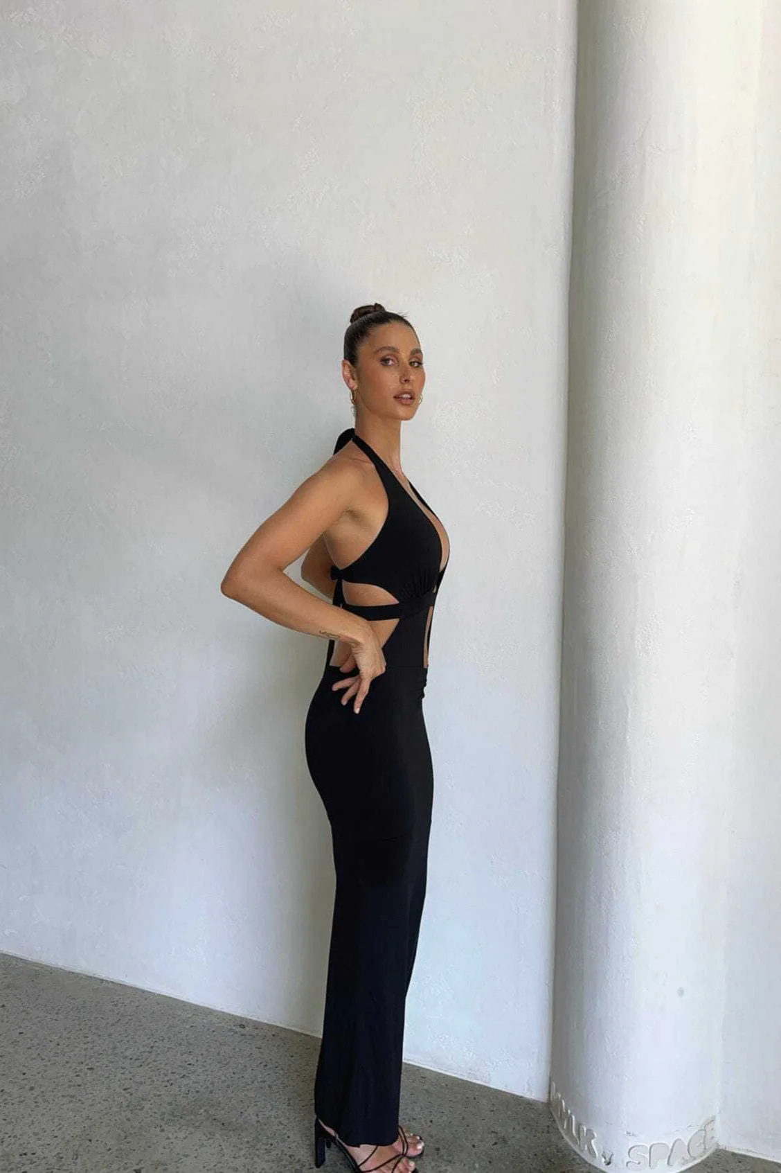 Hollow Chest Strappy Wrapped Neckline Maxi Dress - Image 2