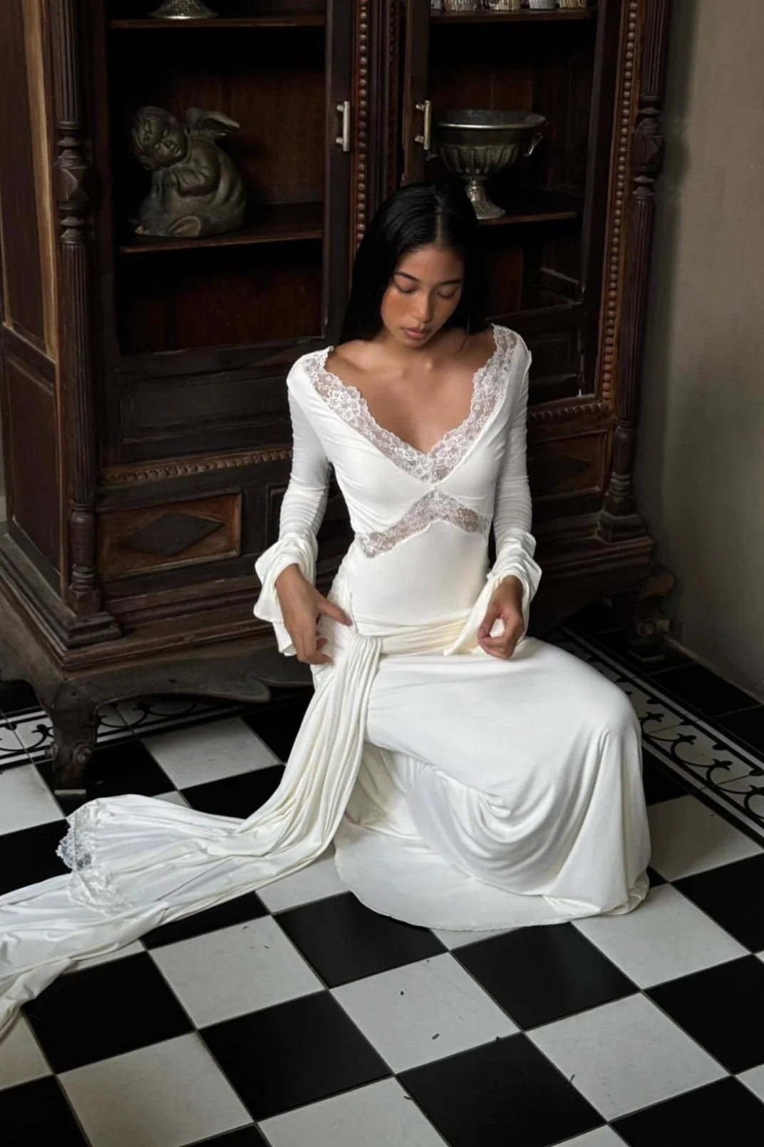 Lace Bodycon Flare Sleeve Maxi Dress - Image 2
