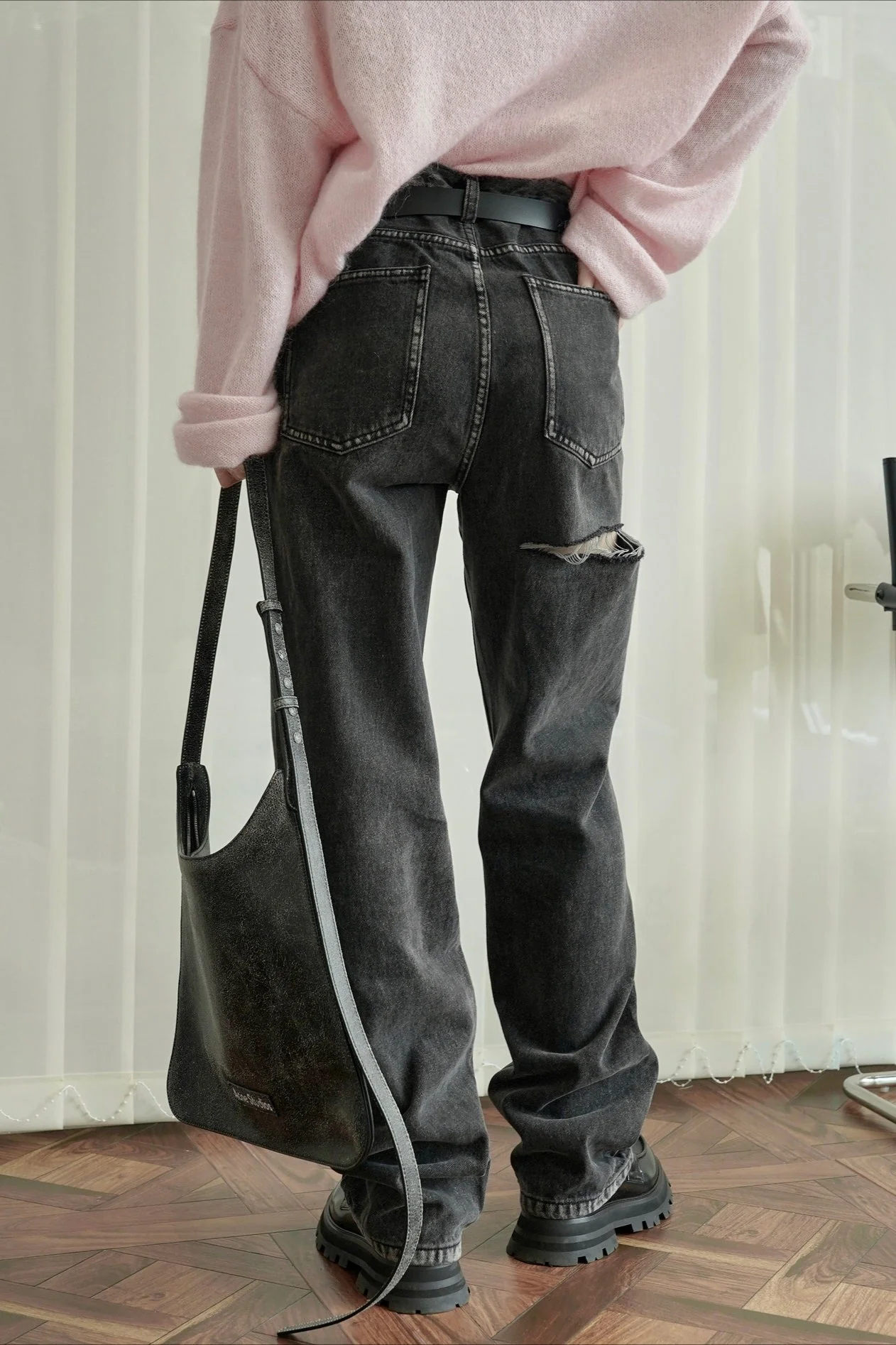 Loose Fit Ripped Wide Leg Jeans - Image 3