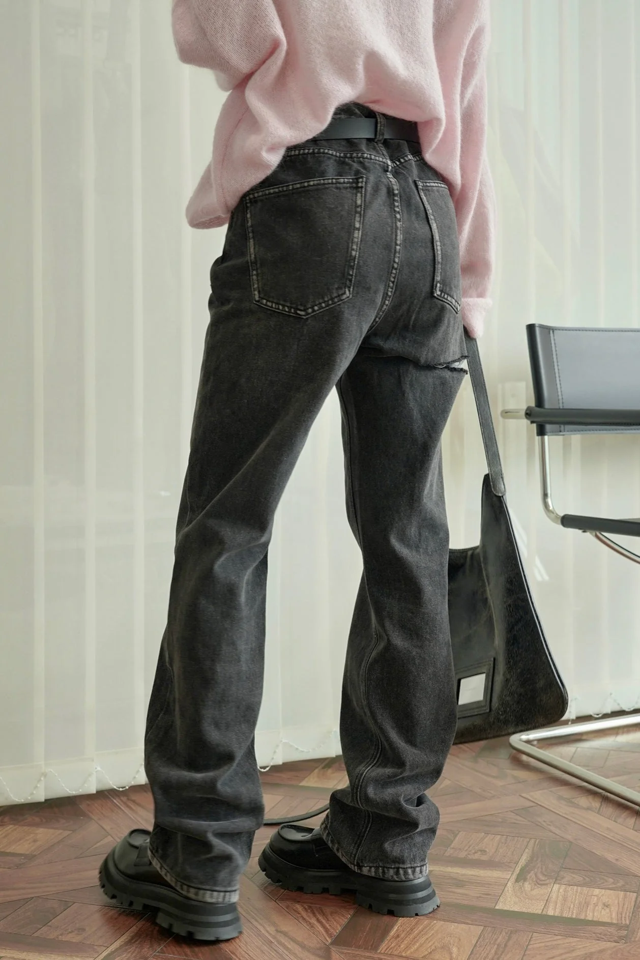 Loose Fit Ripped Wide Leg Jeans - Image 4