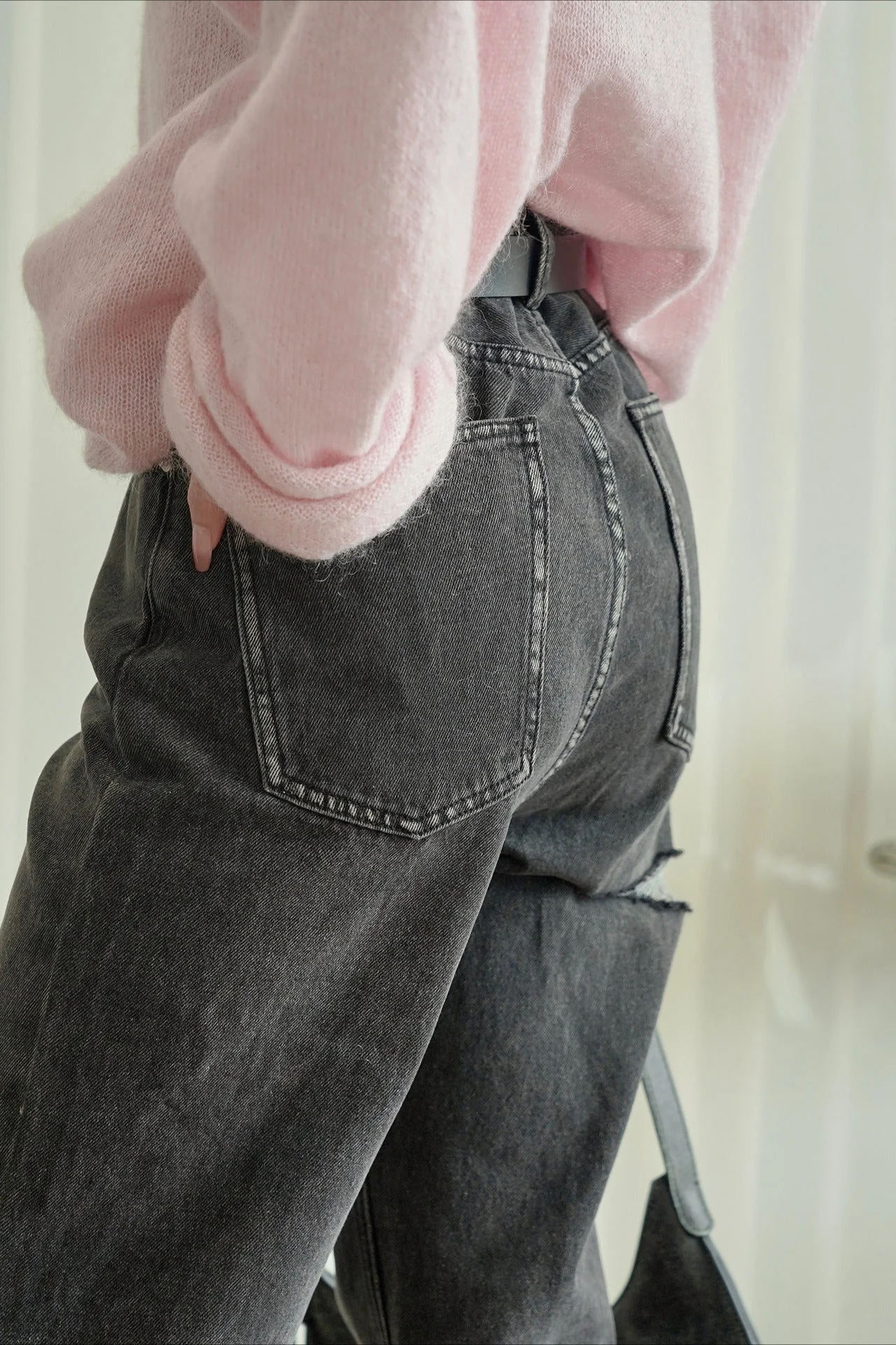 Loose Fit Ripped Wide Leg Jeans - Image 5