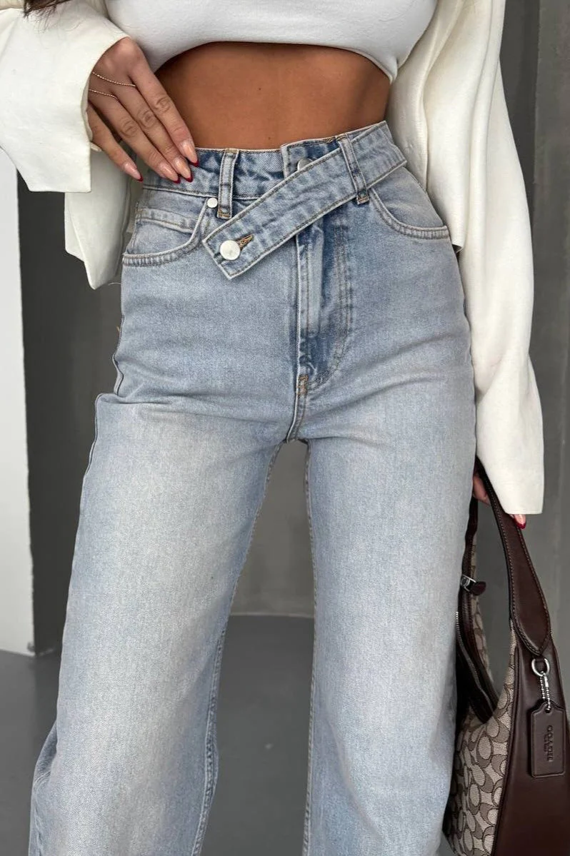 Vintage Straight Leg Denim Jeans - Image 3