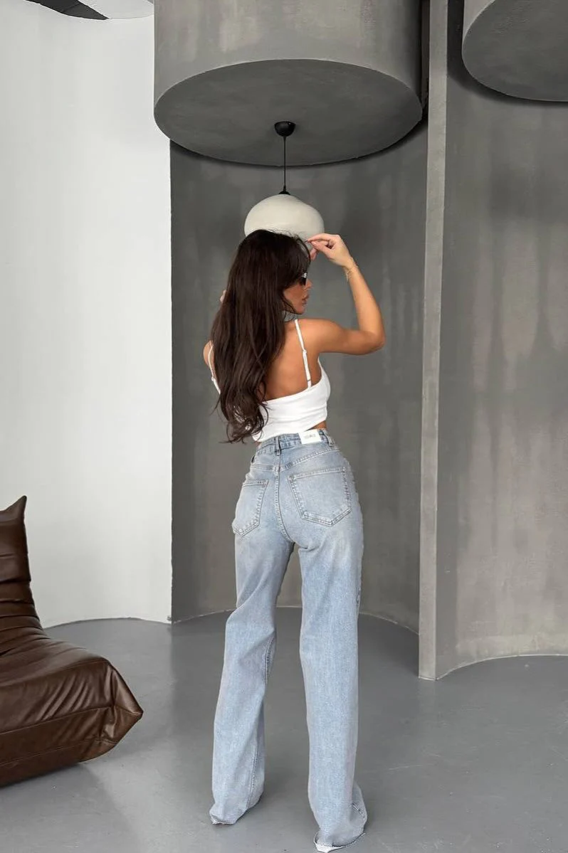 Vintage Straight Leg Denim Jeans - Image 4