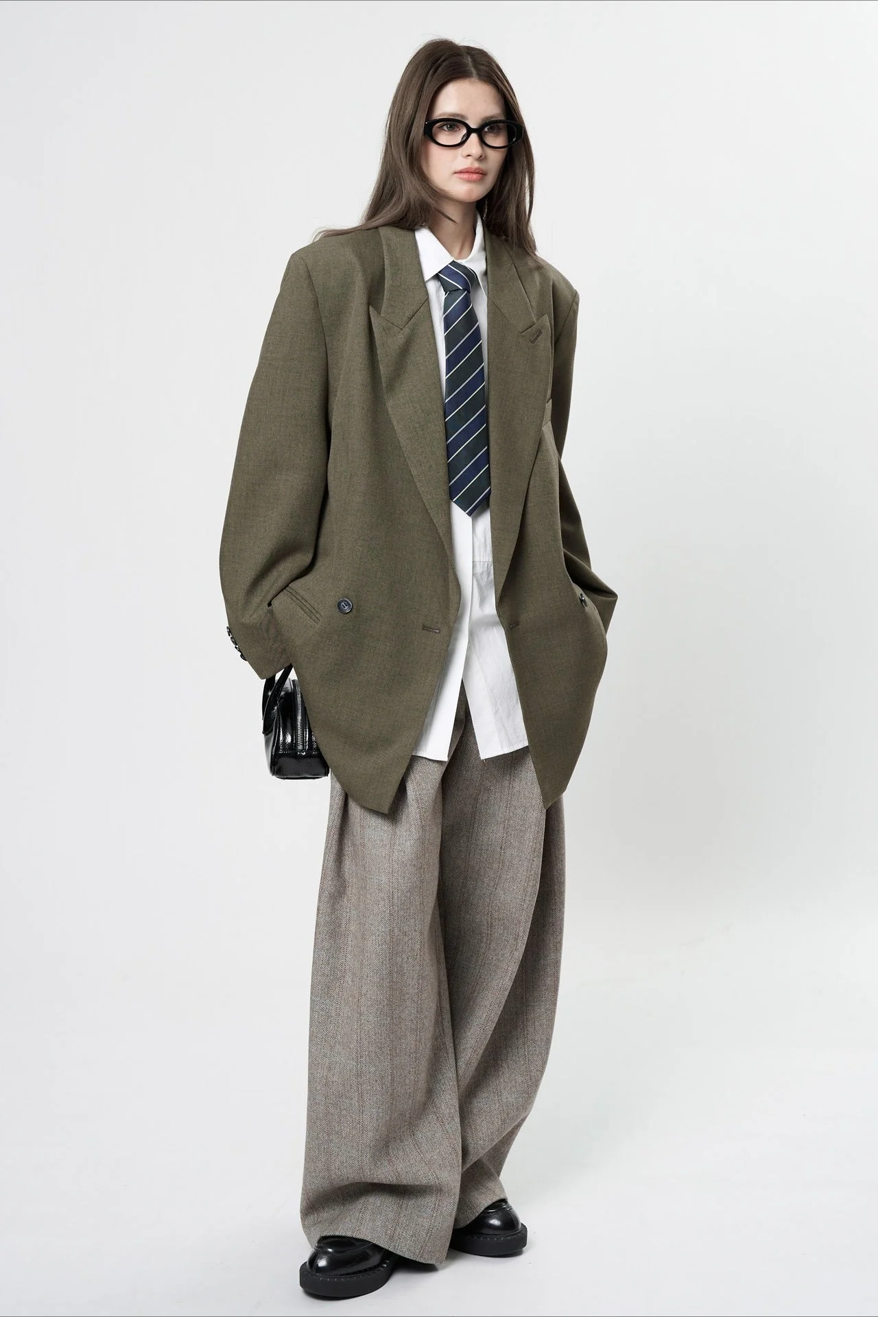 Structured Wide Shoulder Blazer - Image 8