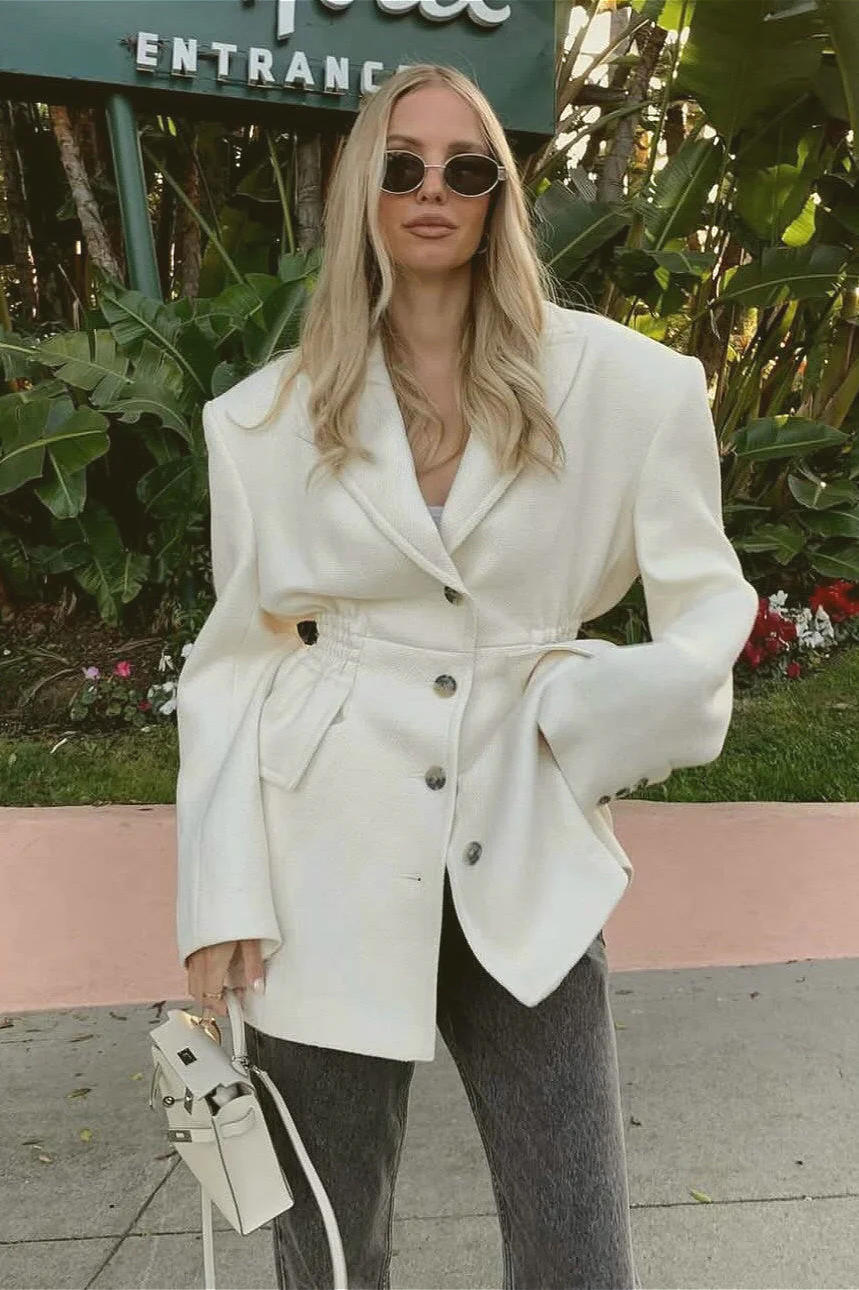 White V Neck Waist Cinched Blazer - Image 3