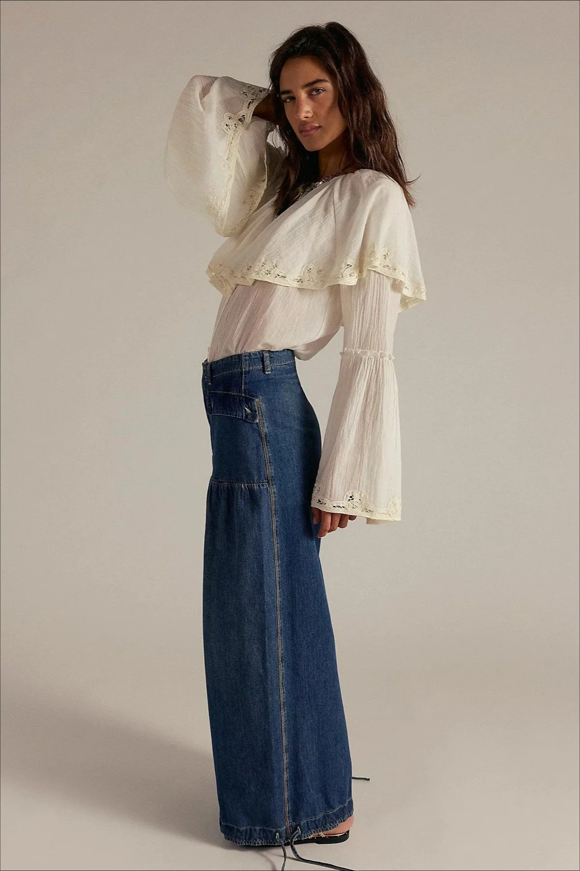 Ruched Mid Rise Wide Leg Jeans - Image 10