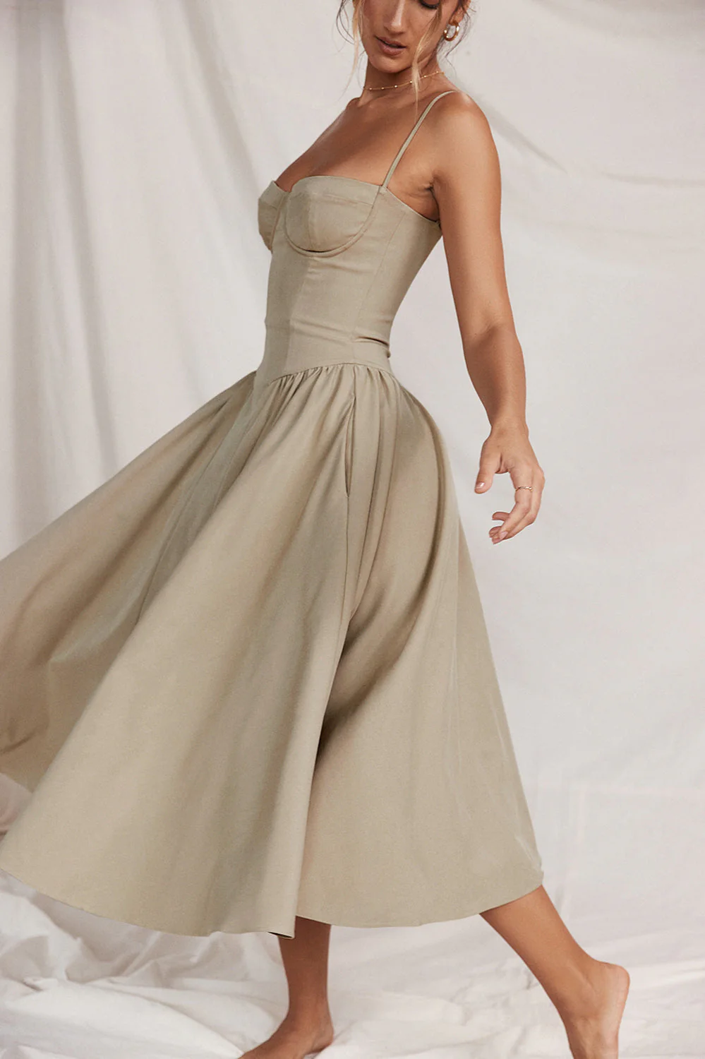 Elegant Vintage Cami Bodycon Midi Dress - Image 9