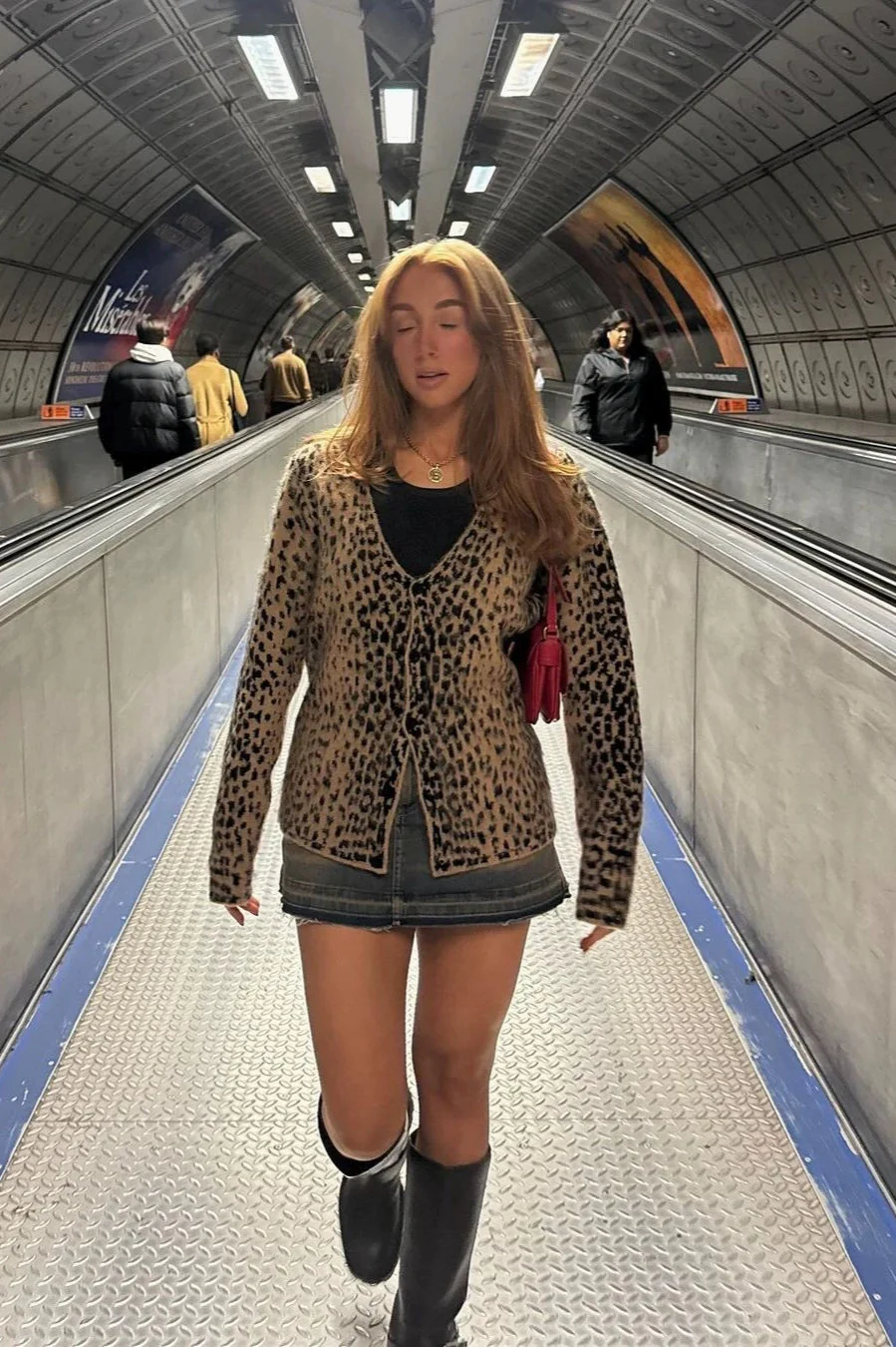 Leopard Print V Neck Knit Blouse - Image 4