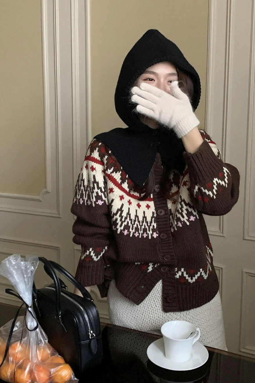 Thick Fair Isle Jacquard Cardigan Sweater - Image 2