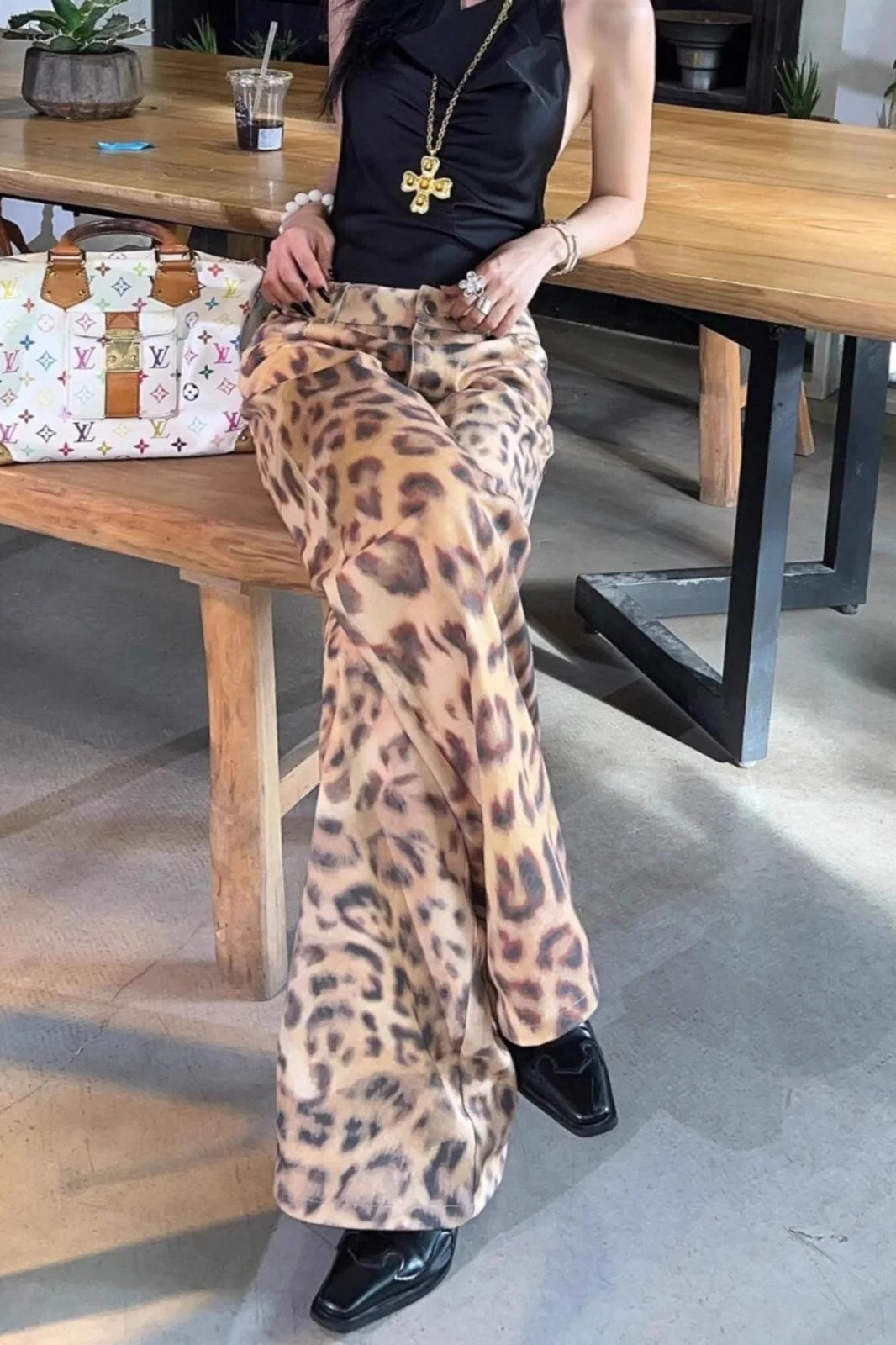 Leopard Print Low Rise Wide Leg Jeans - Image 5