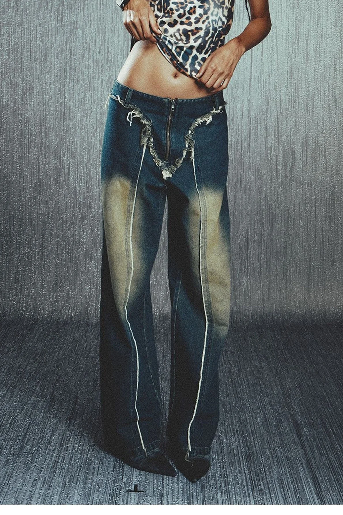 Low Rise Frayed Hem Straight Leg Jeans - Image 2