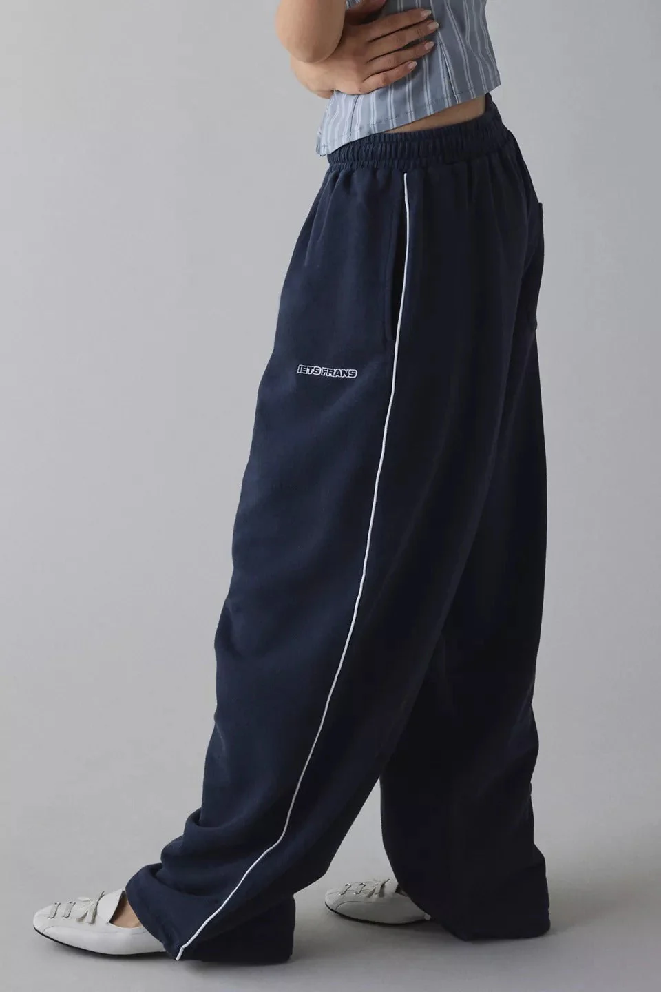 Elastic Waist Loose Fit Casual Pants - Image 11