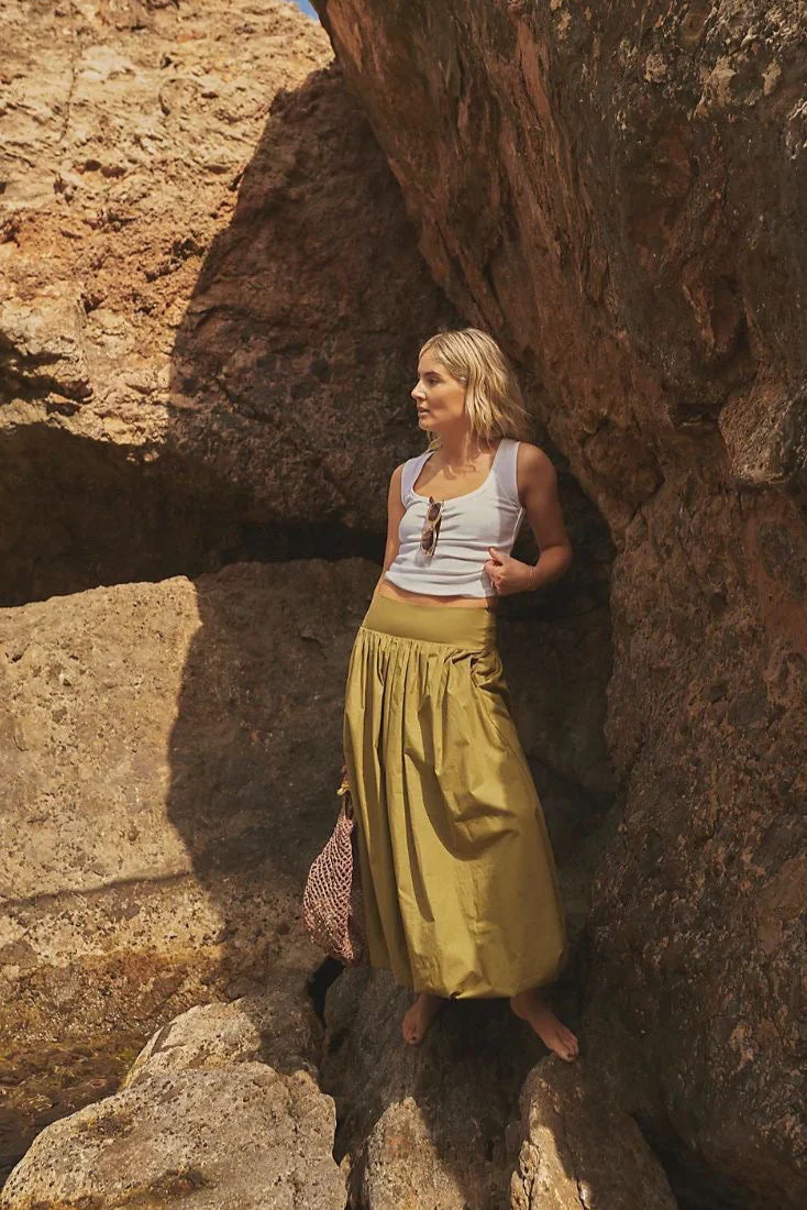 Pocketed Ruched Elastic Waist Balloon Skirt - Image 4